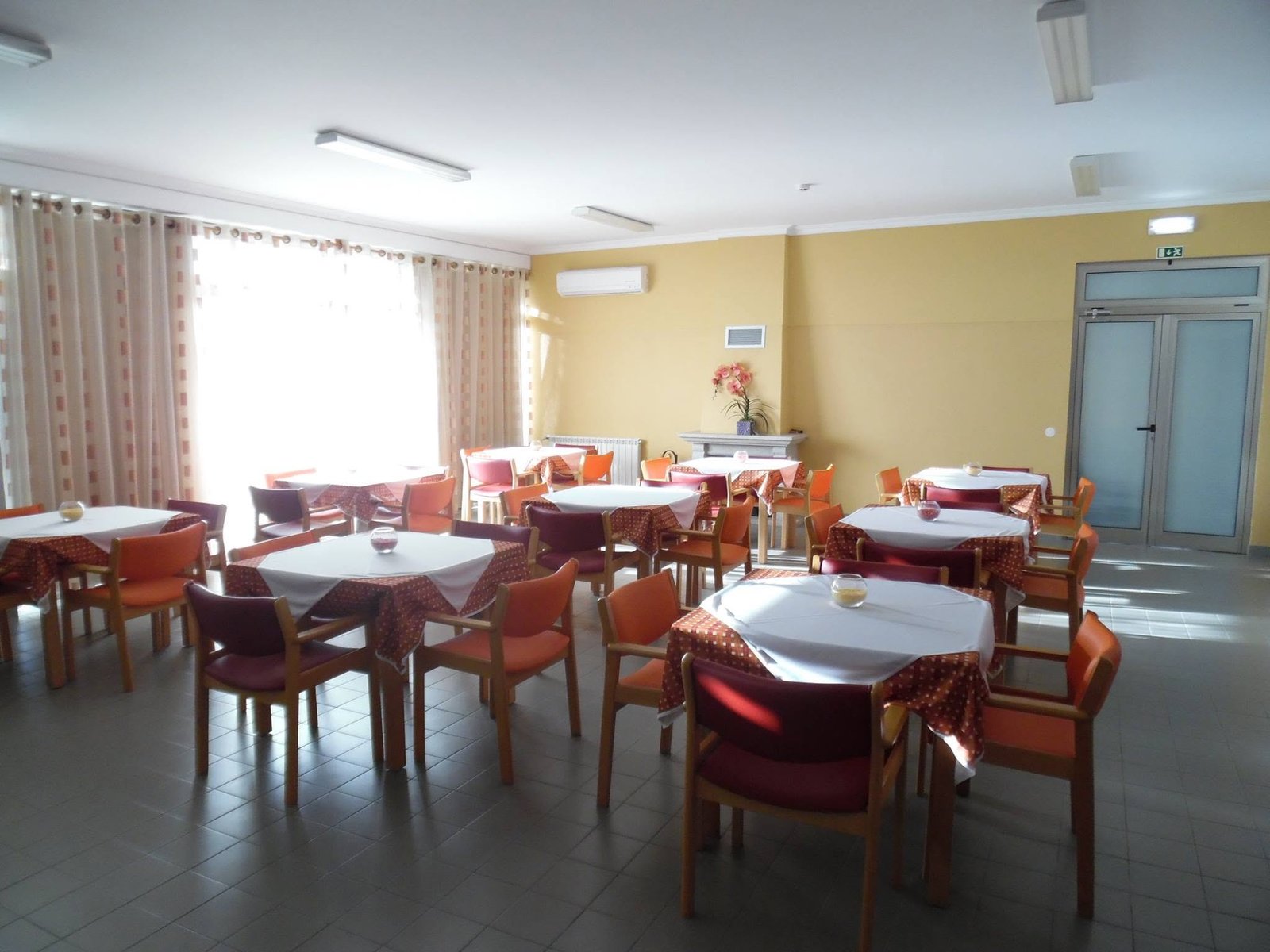 Sala de refeições e convívio da ADAS